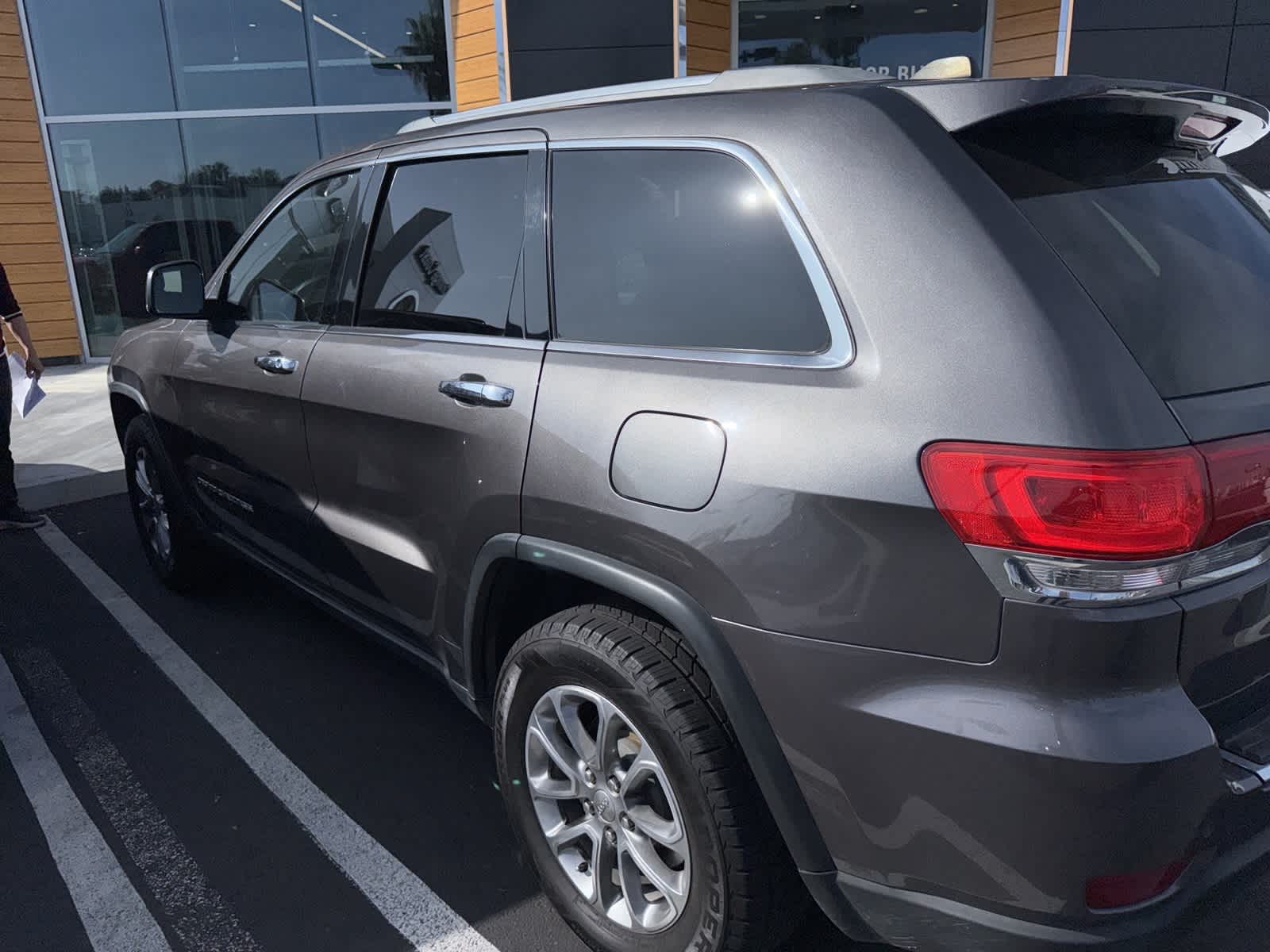 Thumbnail: 2015 Jeep Grand Cherokee - 4