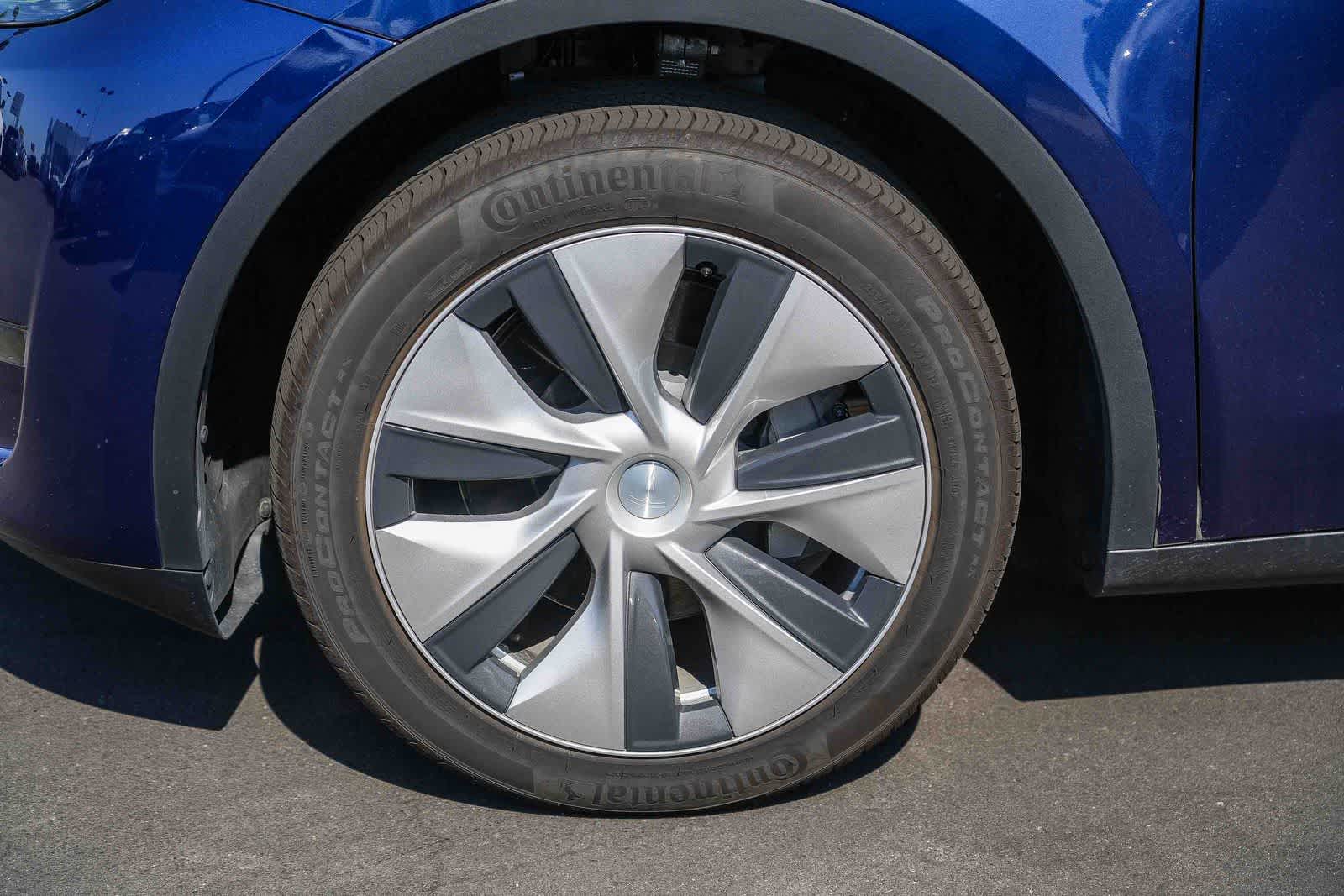 Thumbnail: 2023 Tesla Model Y - 10