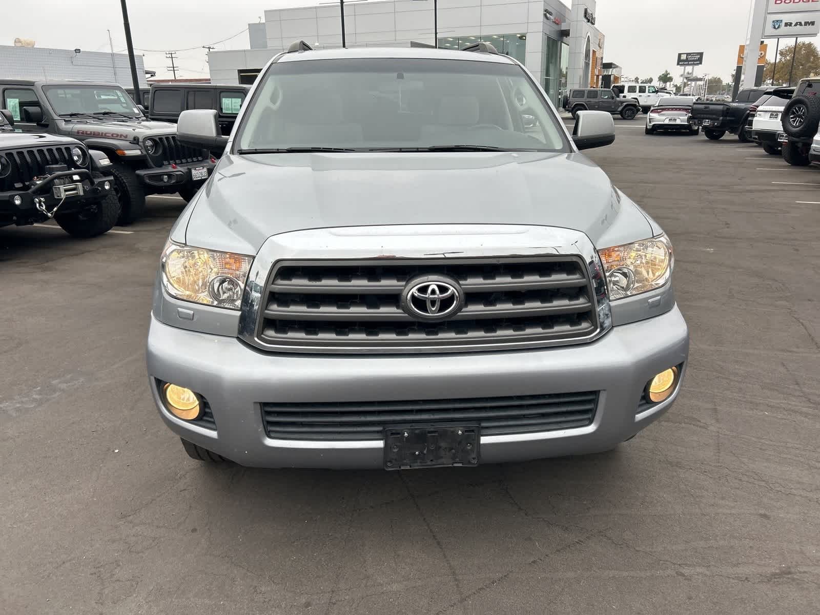 Thumbnail: 2015 Toyota Sequoia - 9