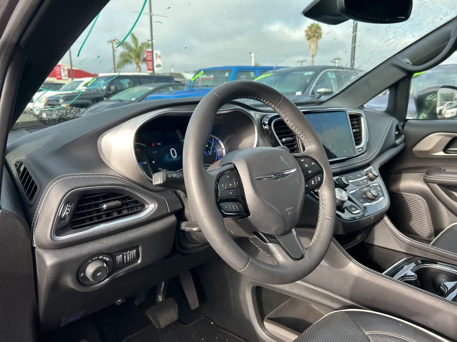 Thumbnail: 2022 Chrysler Pacifica - 19