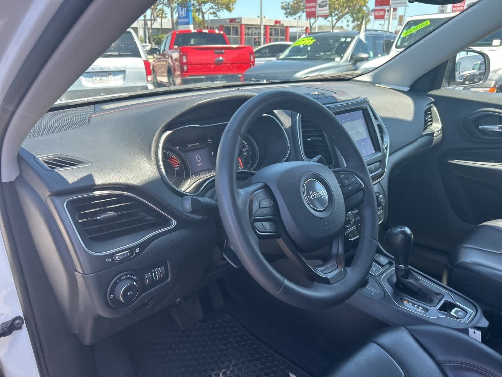 Thumbnail: 2022 Jeep Cherokee - 22