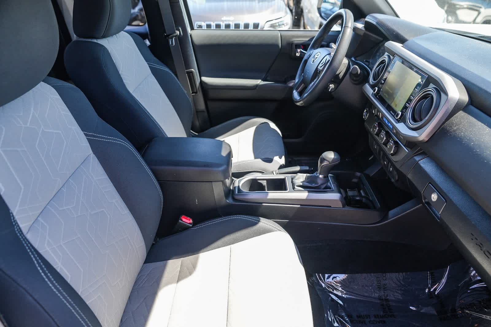 Thumbnail: 2022 Toyota Tacoma - 15