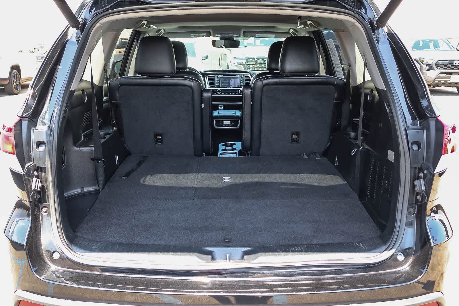 Thumbnail: 2018 Toyota Highlander - 25