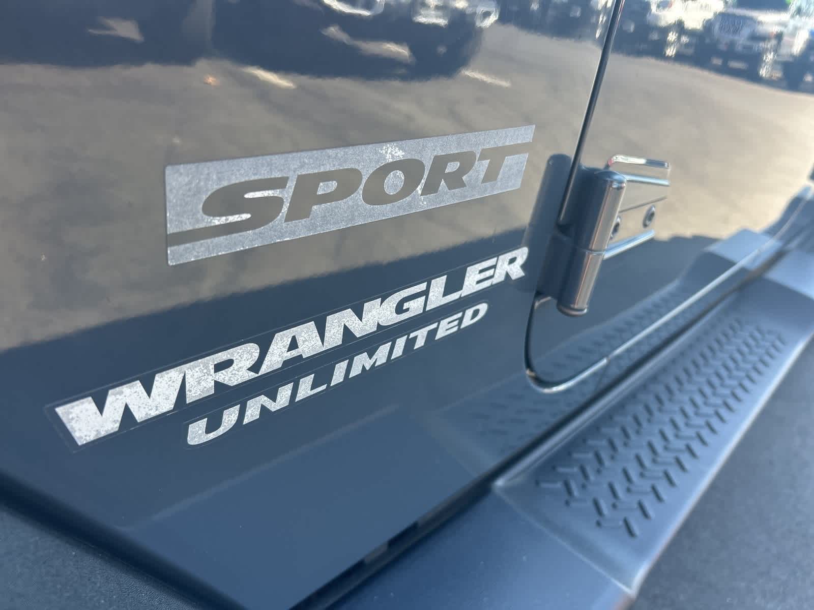 Thumbnail: 2017 Jeep Wrangler - 13