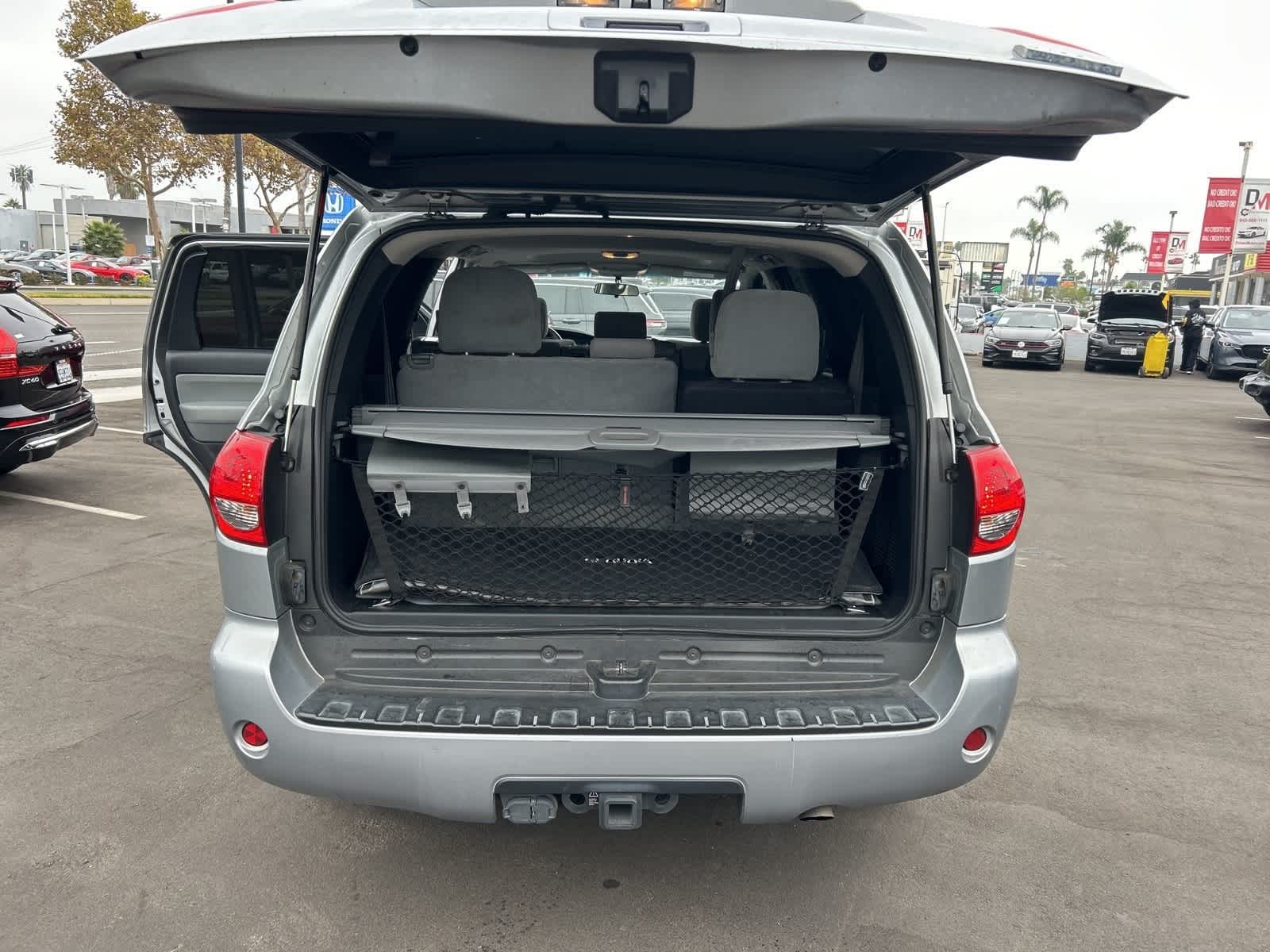 Thumbnail: 2015 Toyota Sequoia - 27