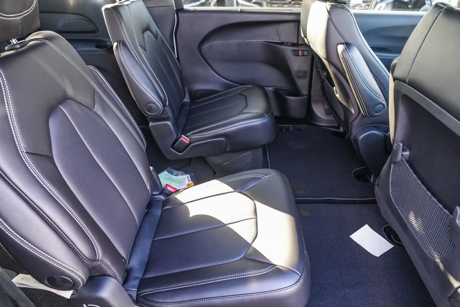 Thumbnail: 2026 Chrysler Voyager - 18