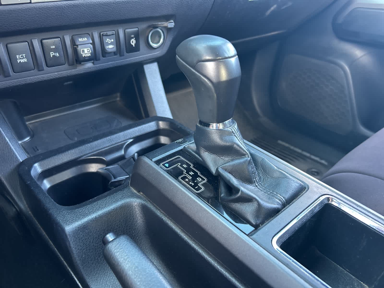Thumbnail: 2018 Toyota Tacoma - 40