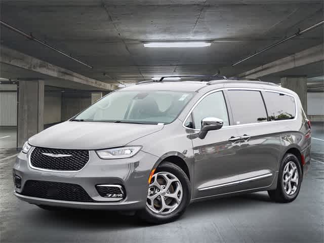 2022 Chrysler Pacifica Limited -
                Costa Mesa, CA