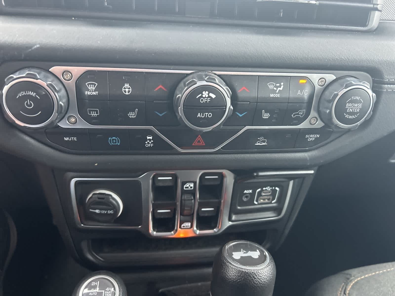 Thumbnail: 2024 Jeep Wrangler - 40