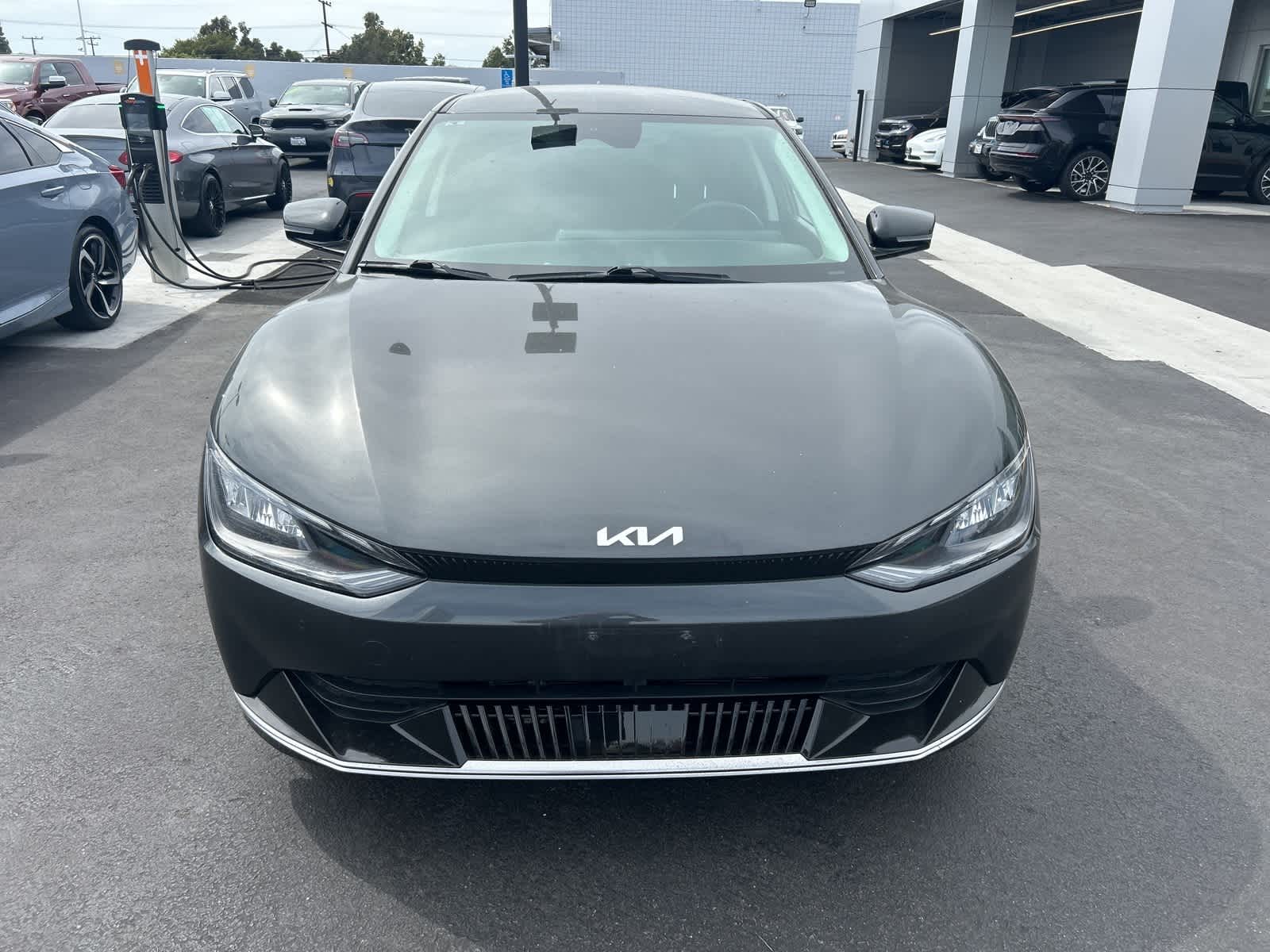 Thumbnail: 2022 Kia EV6 - 8