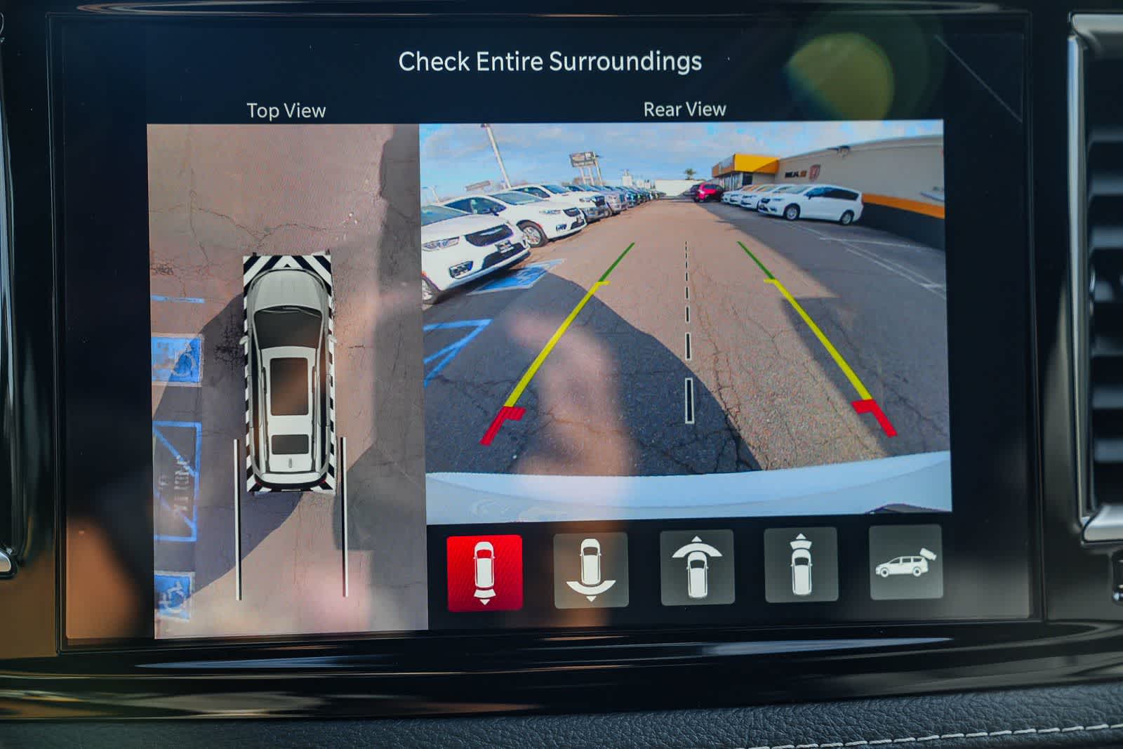 Thumbnail: 2026 Chrysler Pacifica - 24