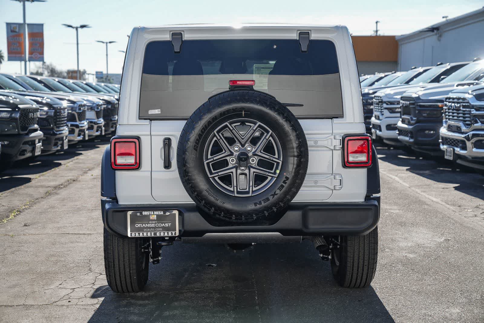 Thumbnail: 2026 Jeep Wrangler - 5