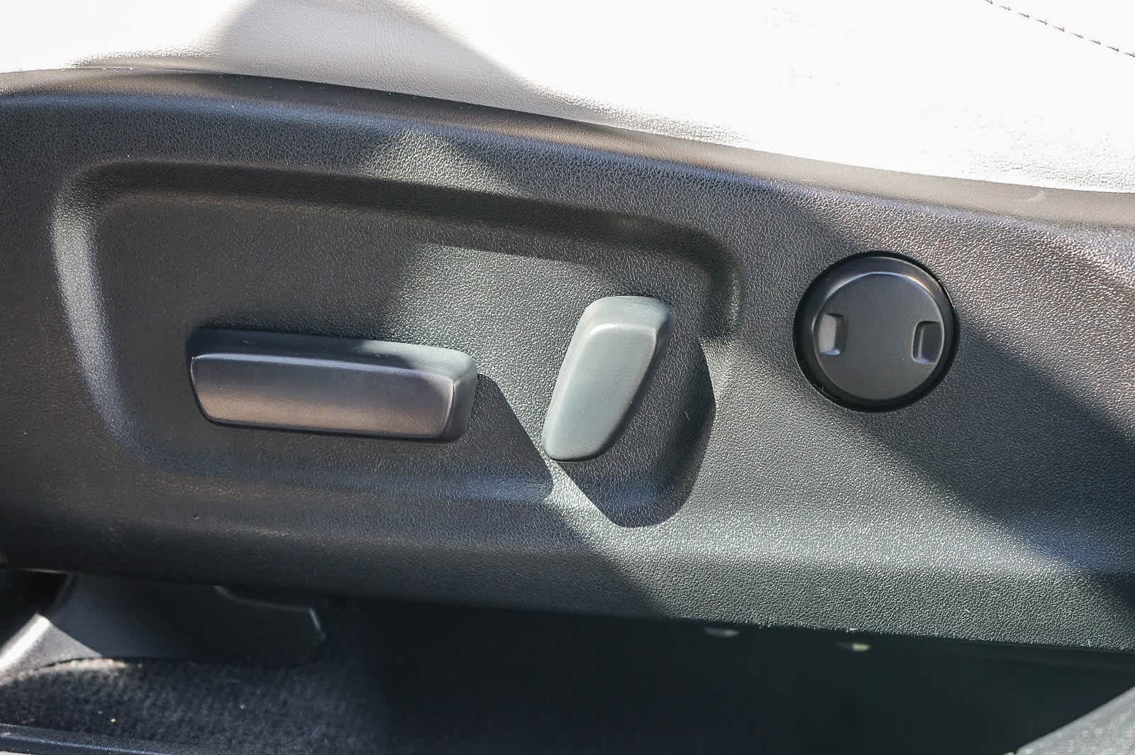 Thumbnail: 2022 Lexus RX - 18