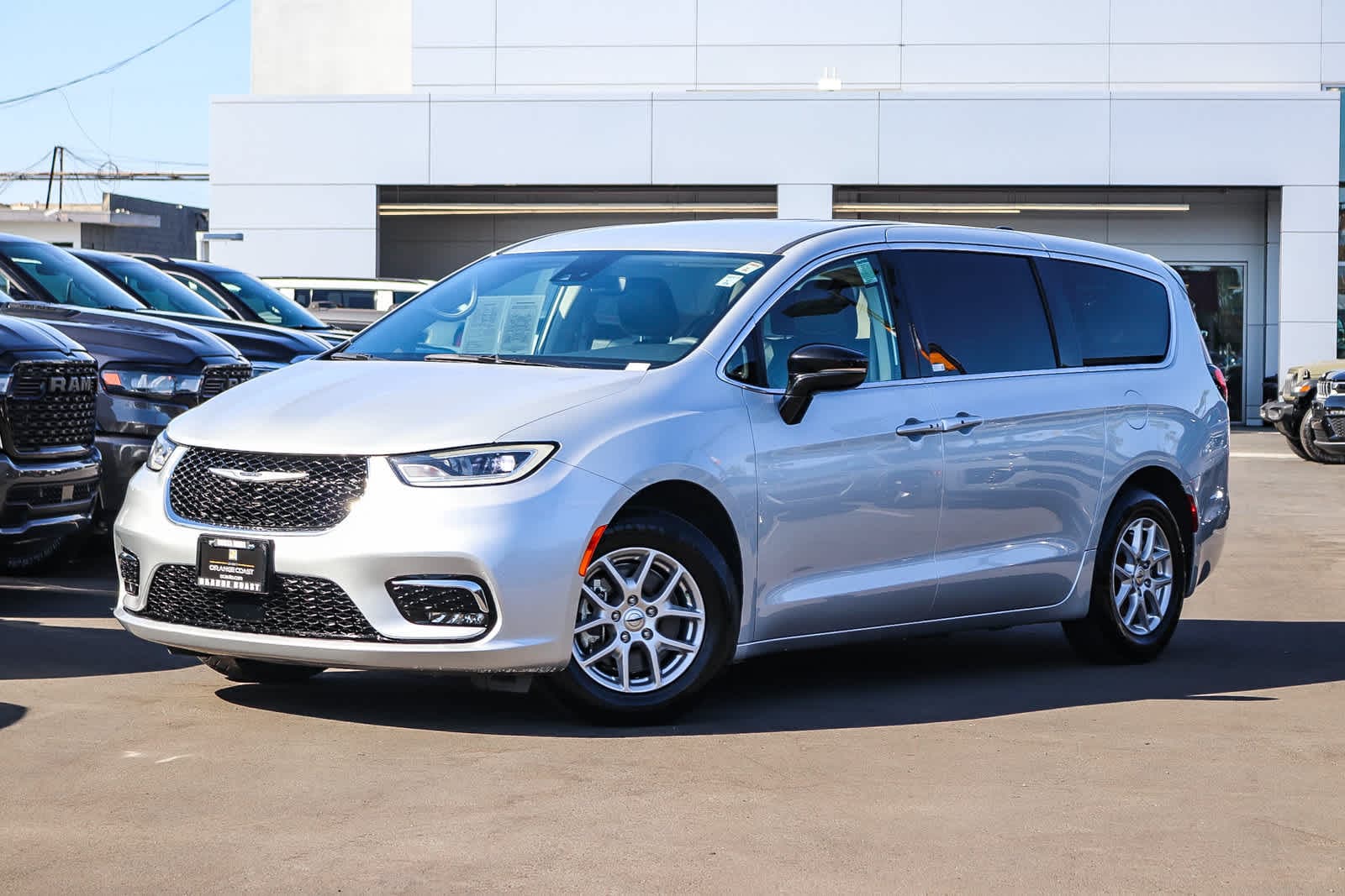 2024 Chrysler Pacifica Touring L