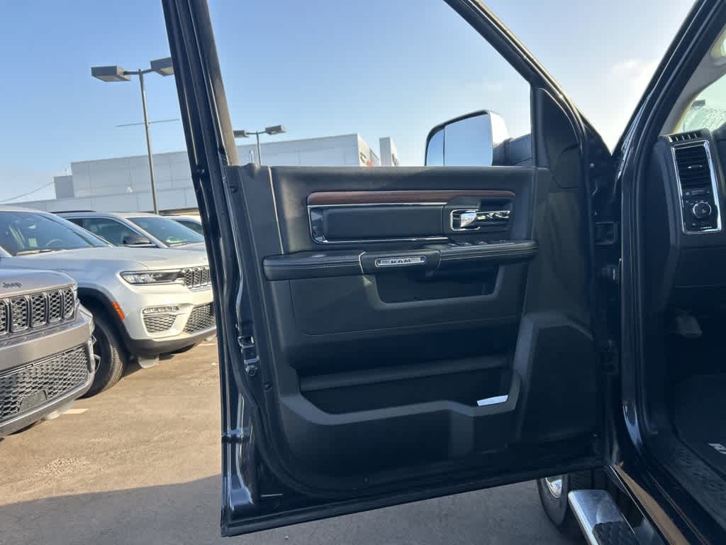 2014 RAM 1500 Laramie 21