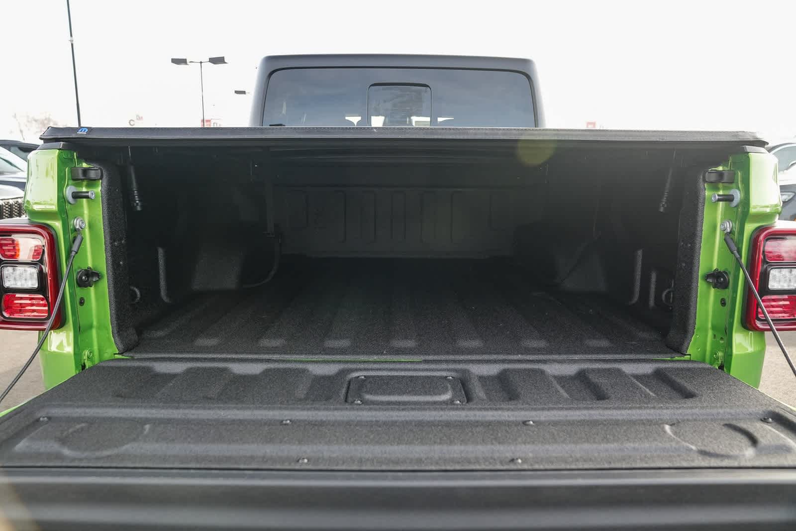 Thumbnail: 2026 Jeep Gladiator - 11