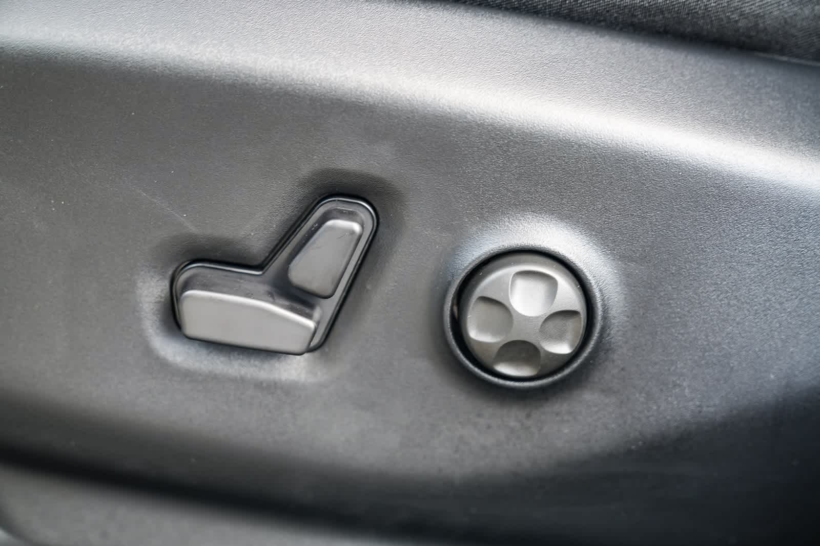 Thumbnail: 2026 Chrysler Voyager - 23