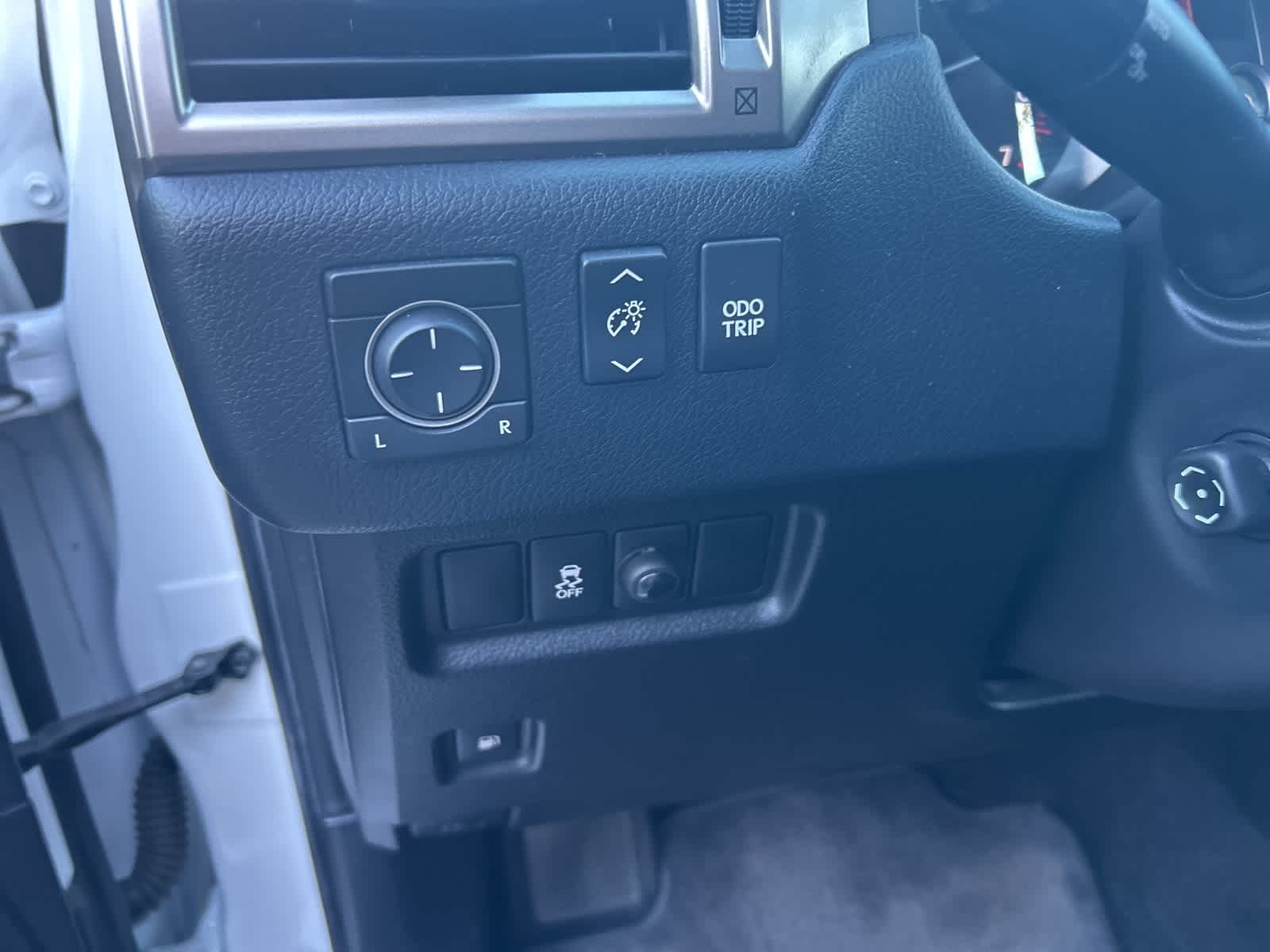 Thumbnail: 2016 Lexus GX - 36