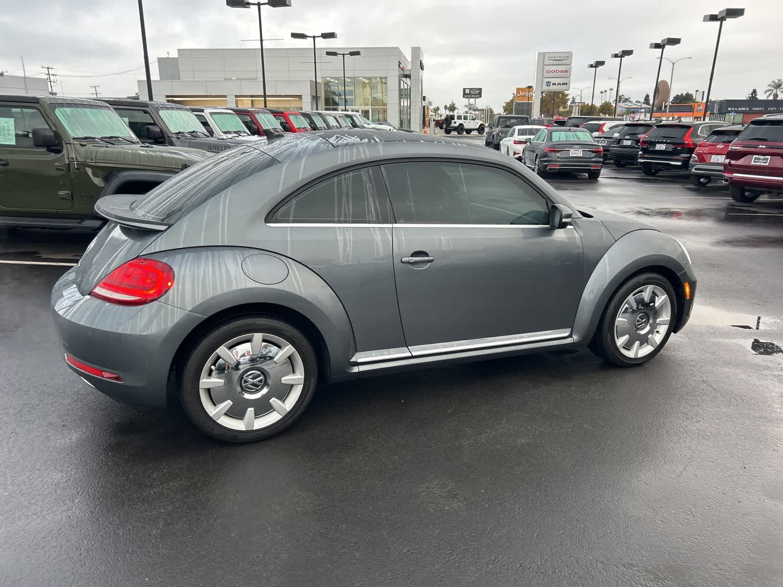 Thumbnail: 2019 Volkswagen Beetle - 7
