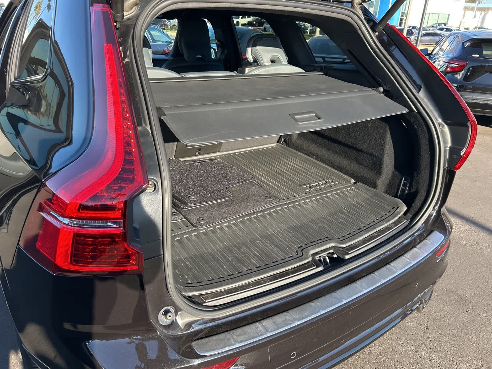 Thumbnail: 2022 Volvo XC60 - 29