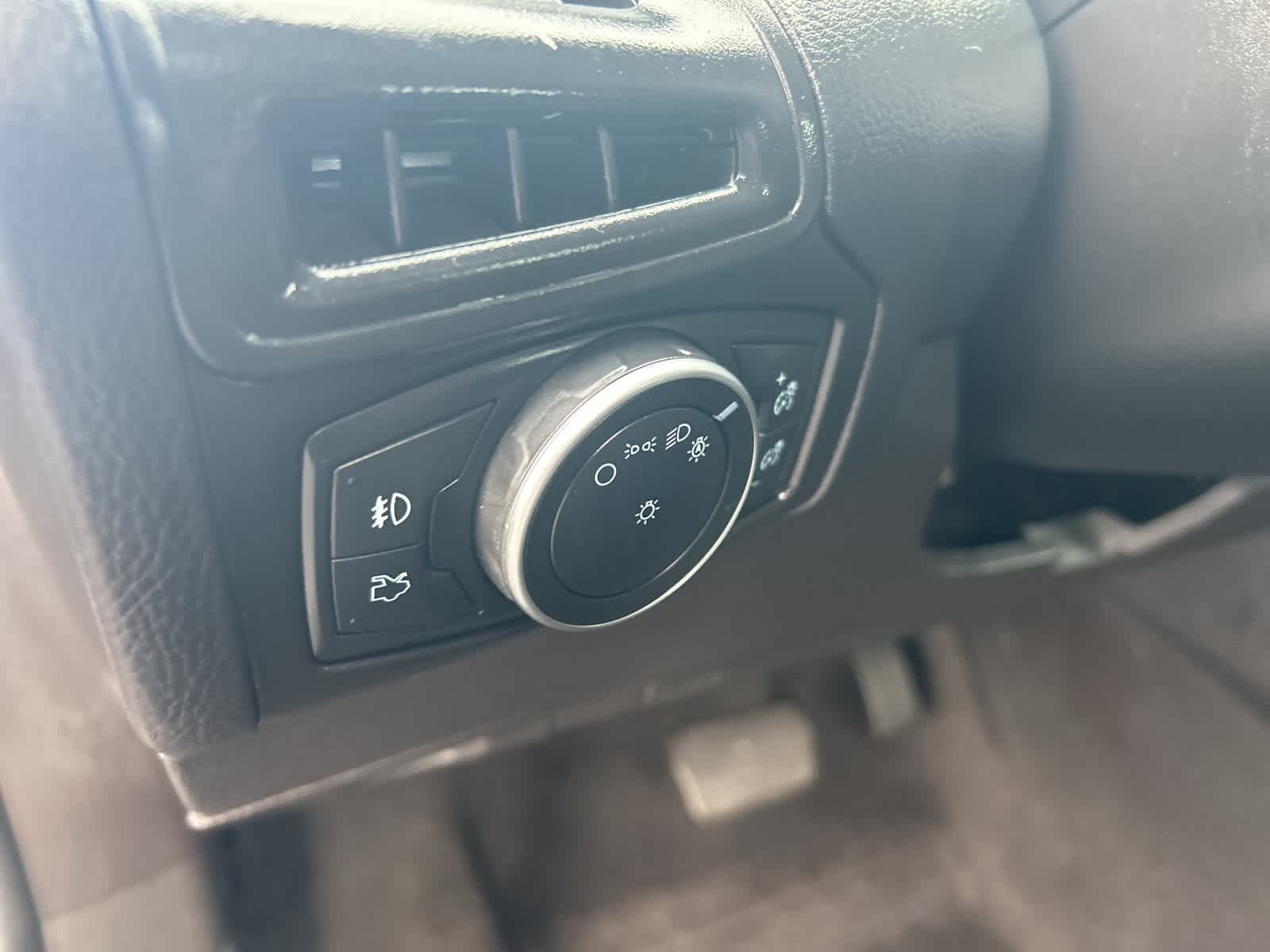 Thumbnail: 2018 Ford Focus - 31