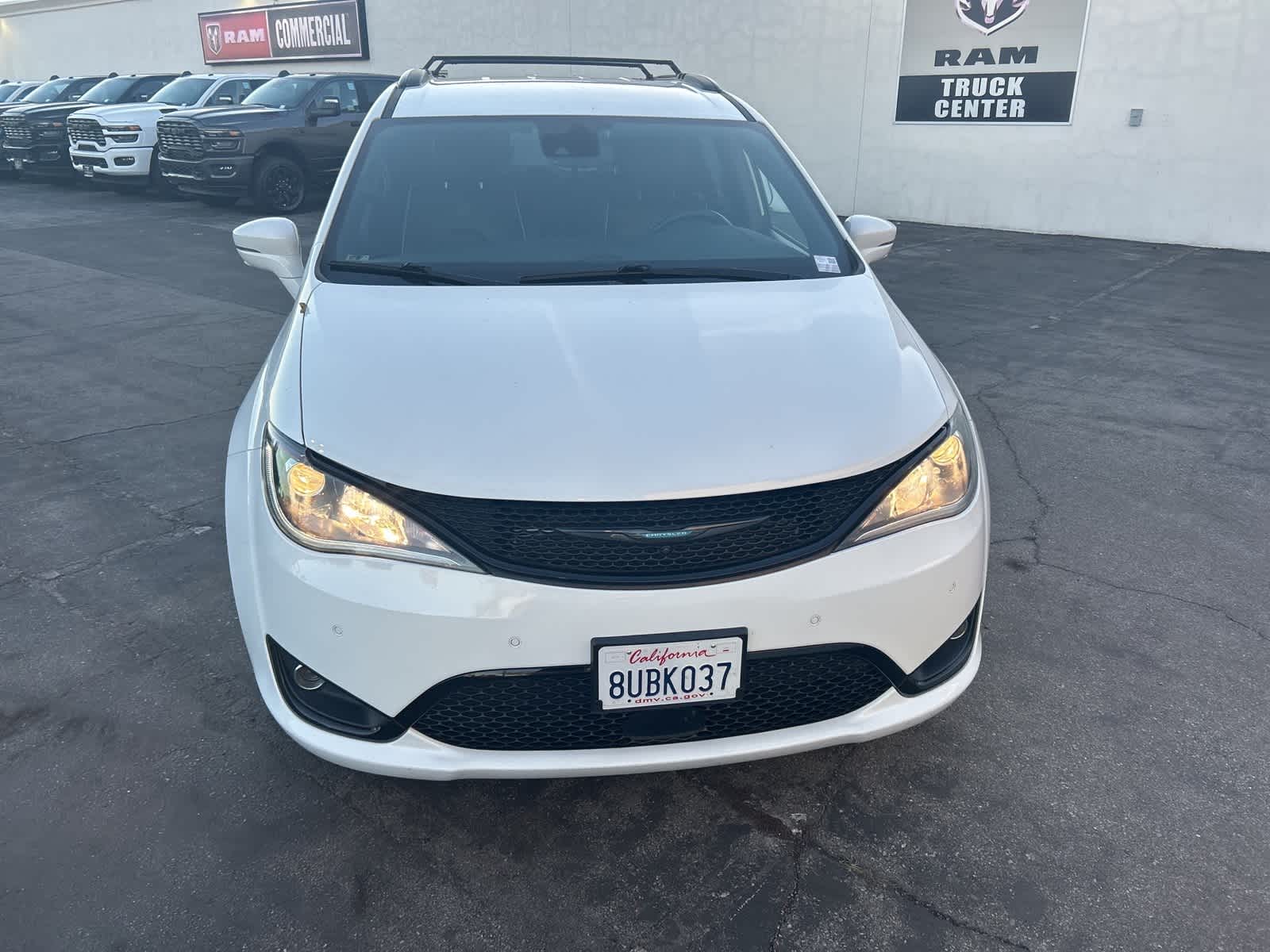 Thumbnail: 2020 Chrysler Pacifica - 10