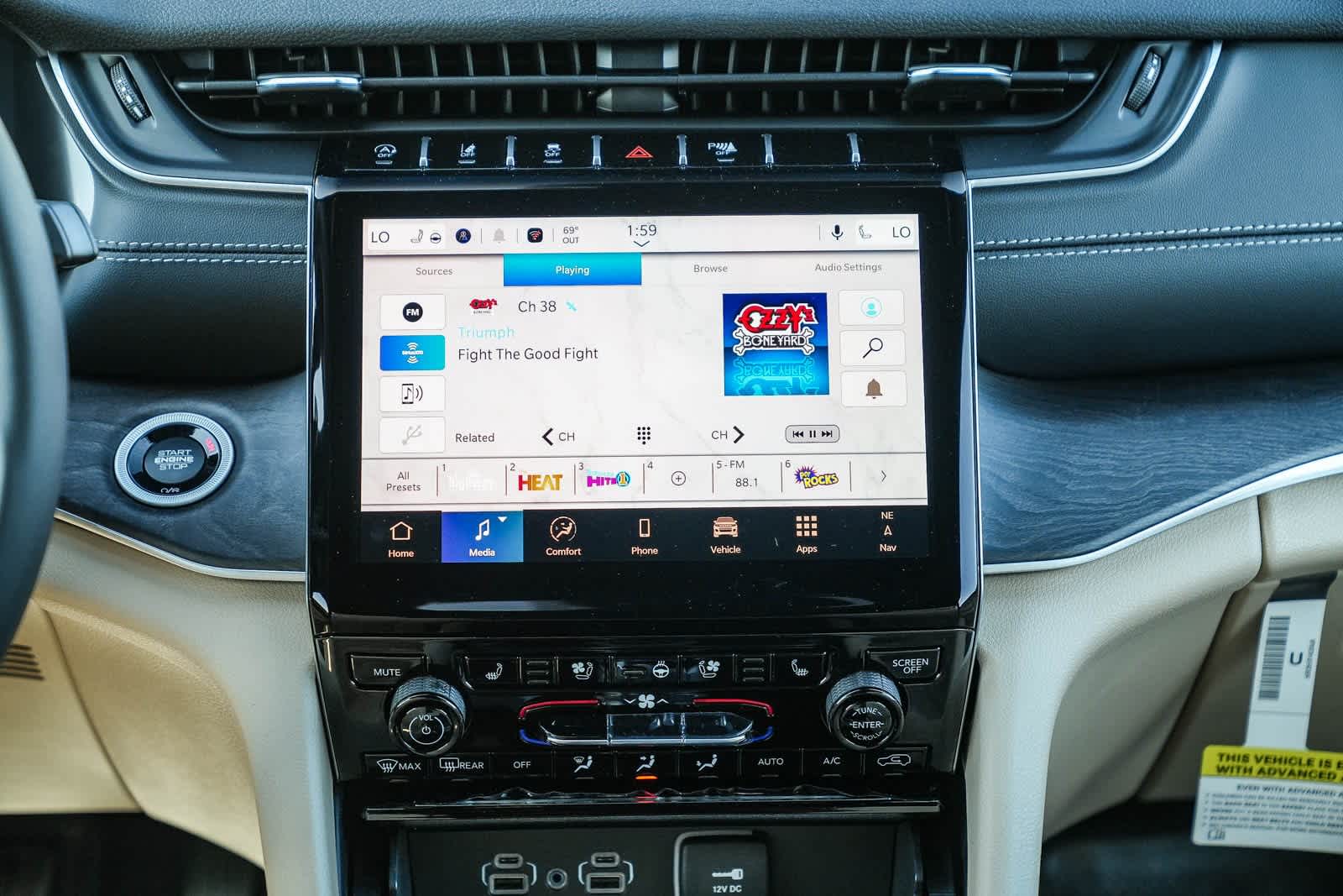 Thumbnail: 2025 Jeep Grand Cherokee - 16