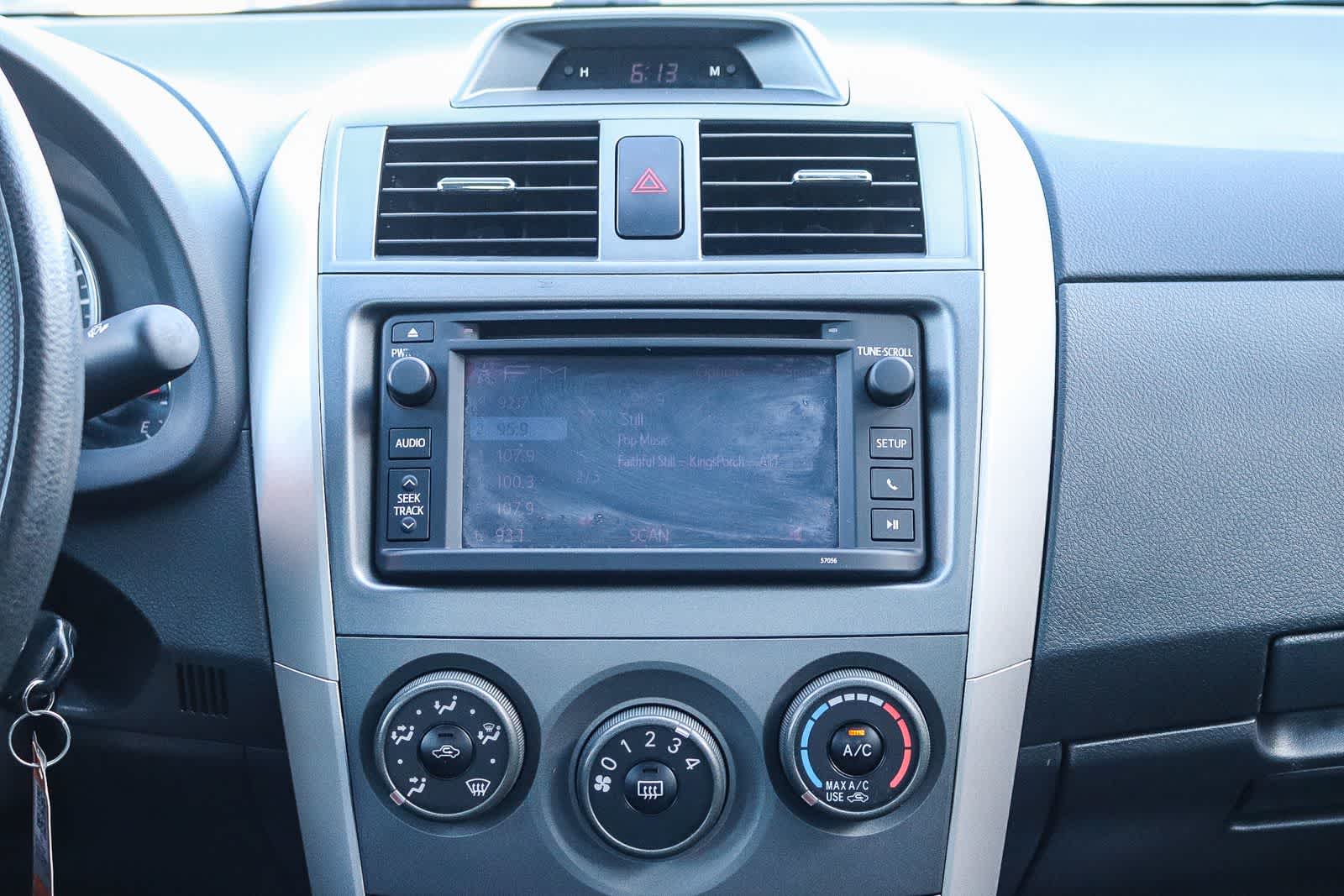 Thumbnail: 2013 Toyota Corolla - 11