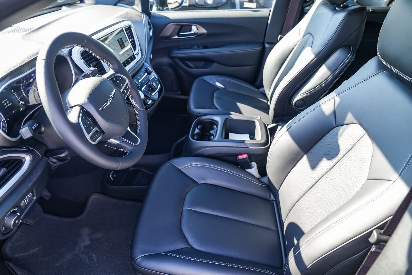 Thumbnail: 2026 Chrysler Pacifica - 20