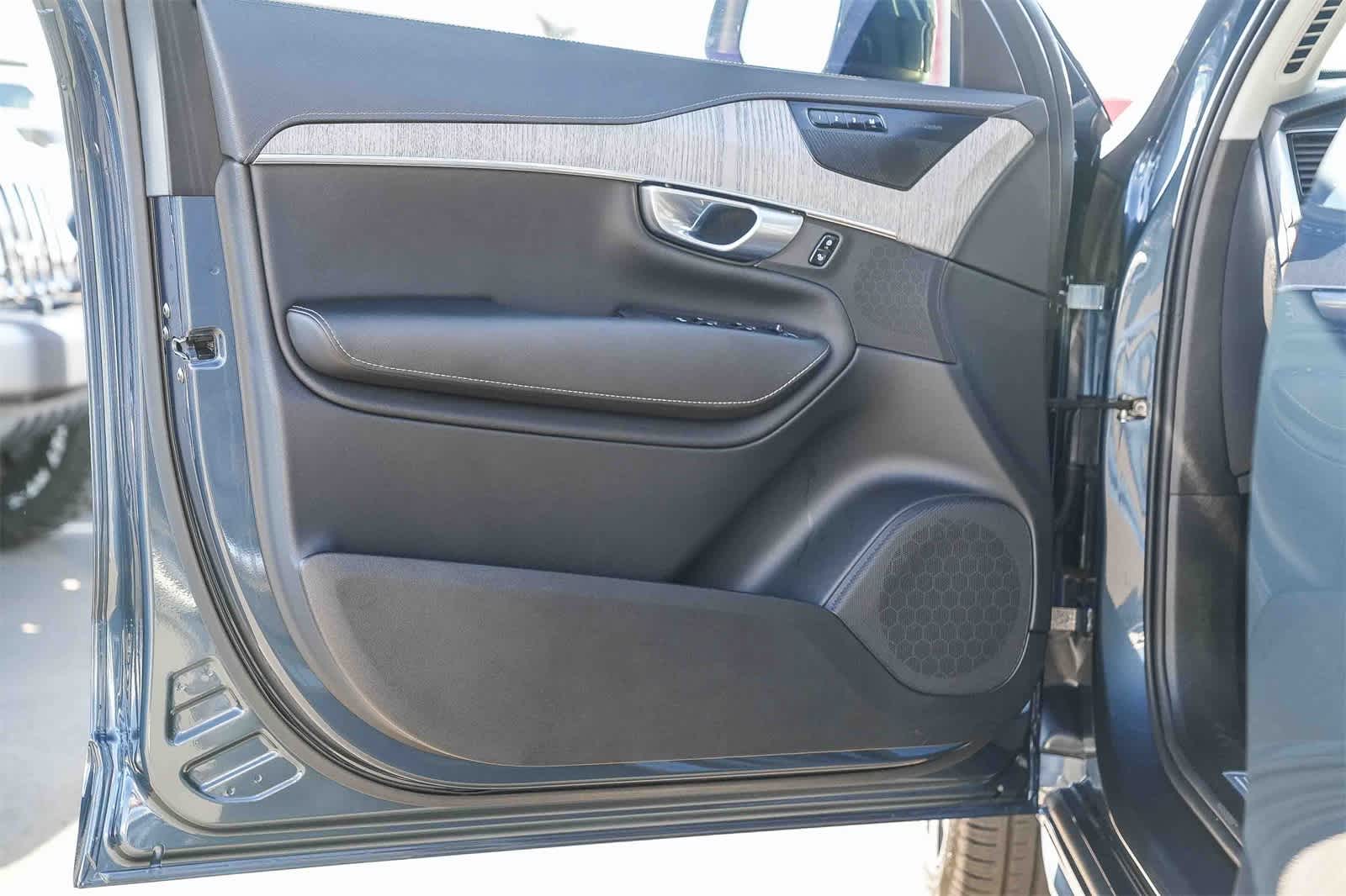 Thumbnail: 2024 Volvo XC90 - 17