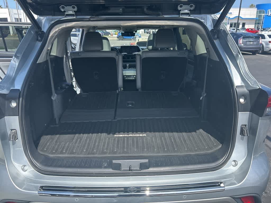 Thumbnail: 2021 Toyota Highlander - 27