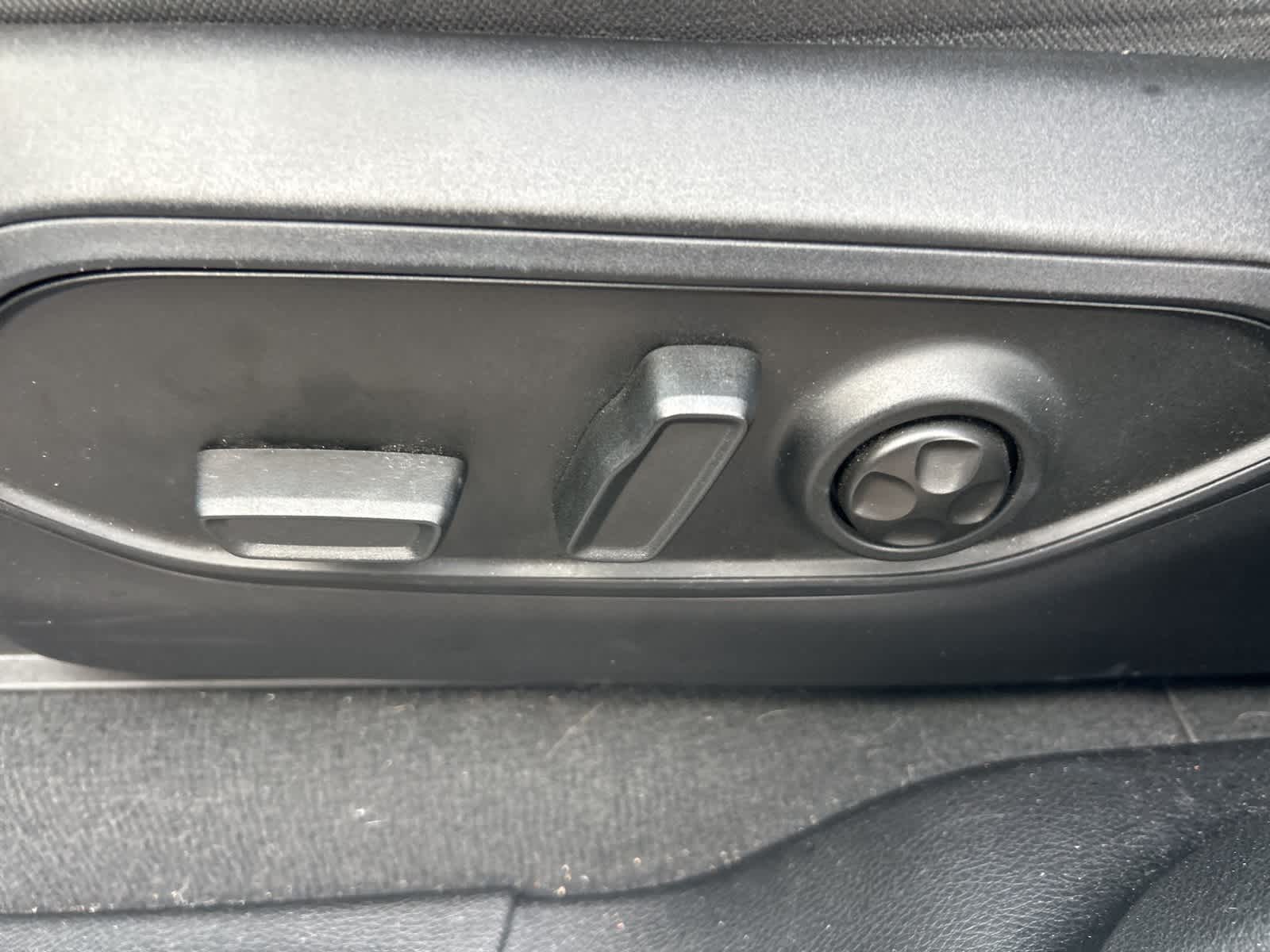 Thumbnail: 2023 Jeep Grand Cherokee - 45