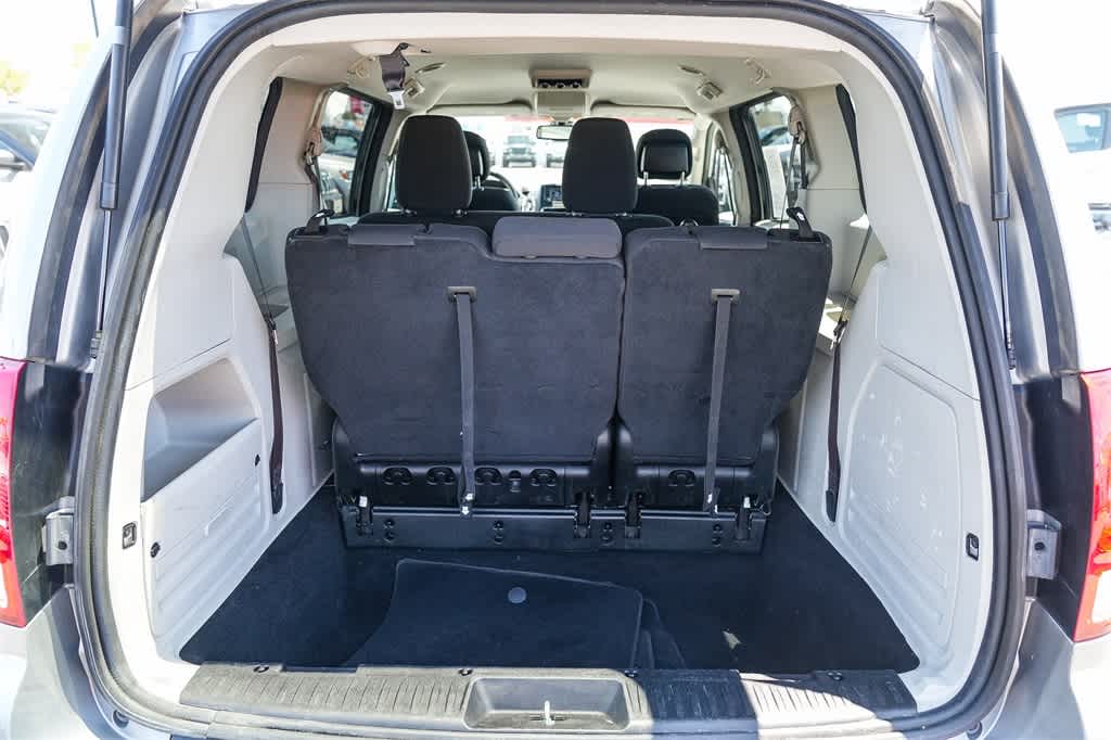 Thumbnail: 2019 Dodge Grand Caravan - 25