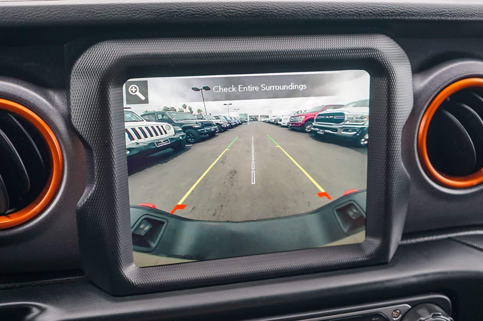 Thumbnail: 2020 Jeep Gladiator - 20