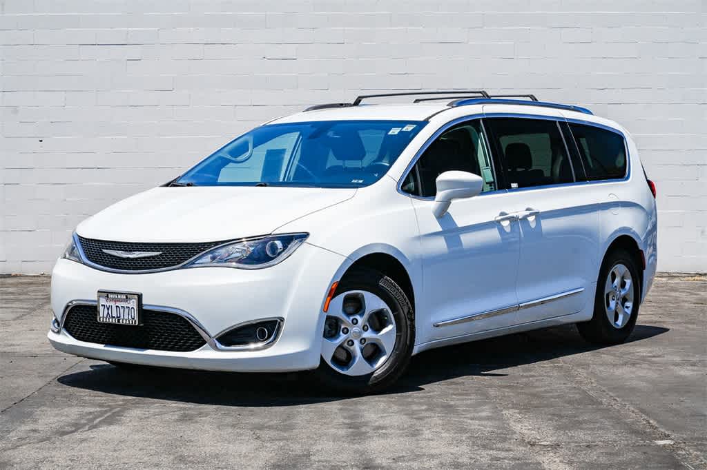 2017 Chrysler Pacifica  -
                  Costa Mesa, CA
