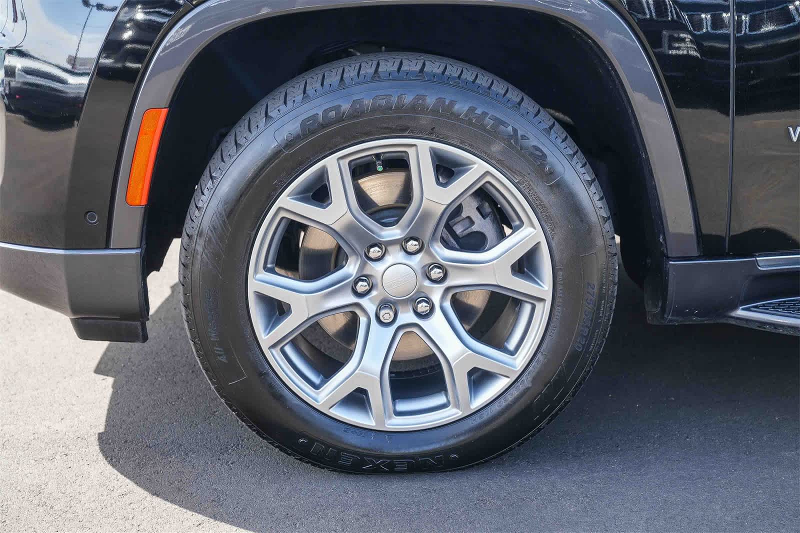 Thumbnail: 2022 Jeep Wagoneer - 7