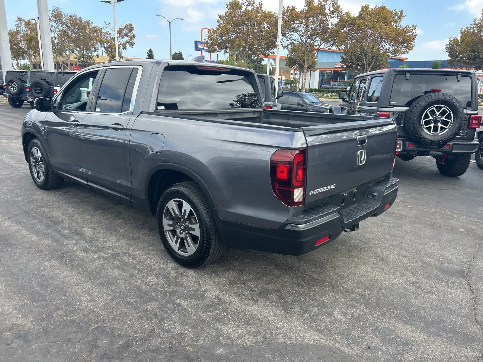 Thumbnail: 2017 Honda Ridgeline - 4