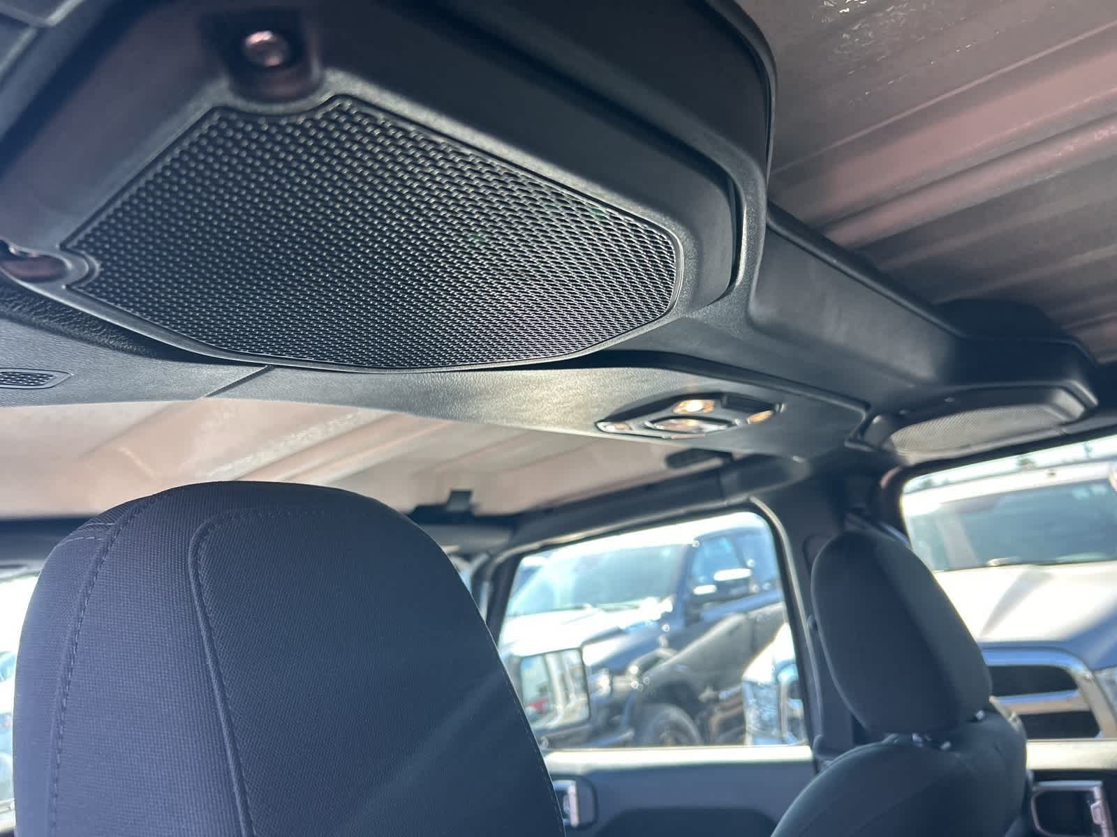 Thumbnail: 2021 Jeep Gladiator - 18