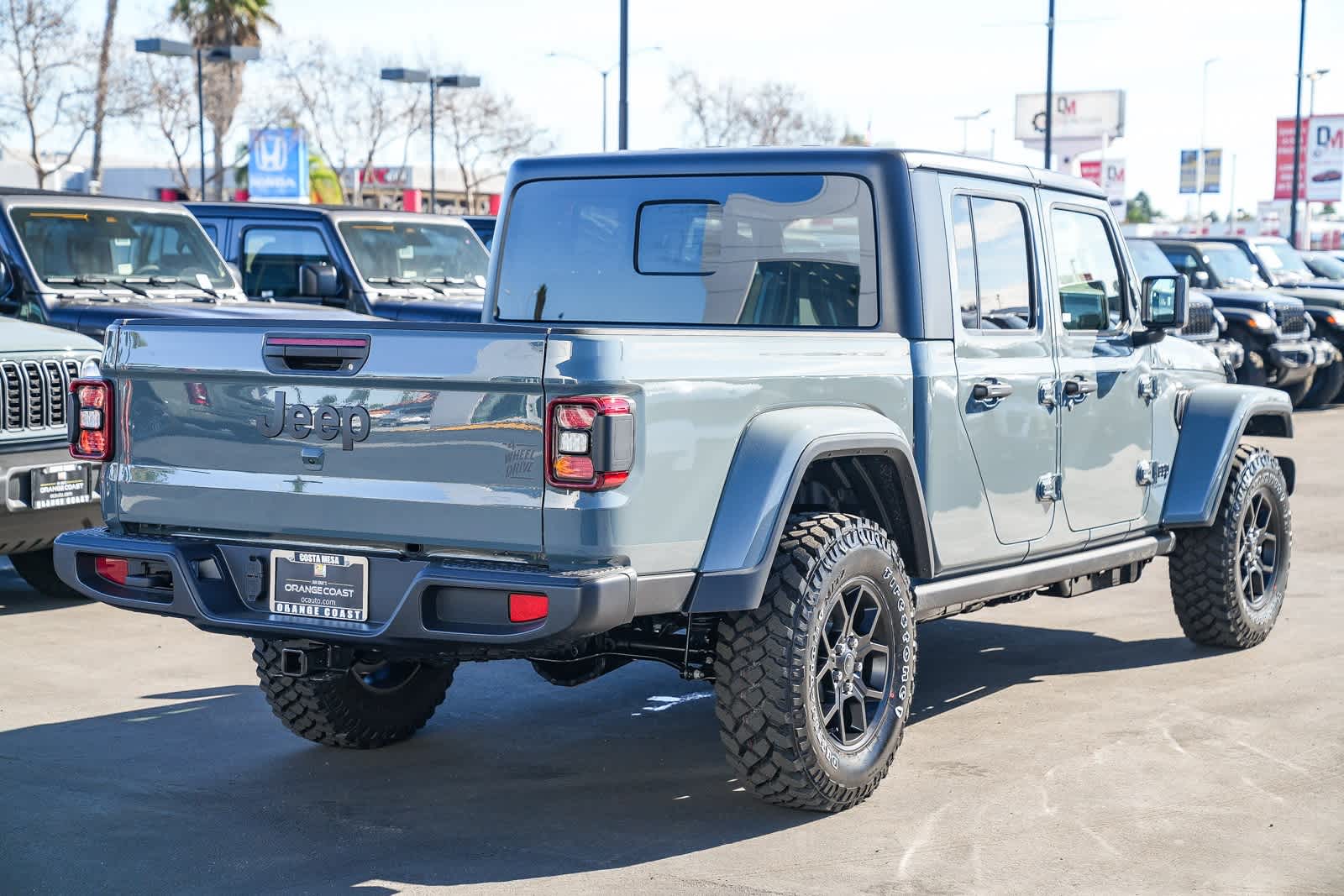 Thumbnail: 2026 Jeep Gladiator - 4