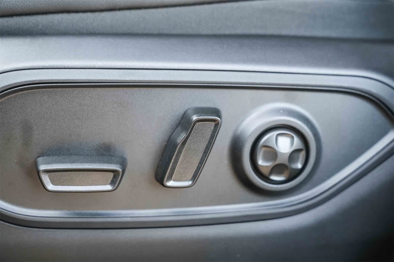 Thumbnail: 2025 Jeep Grand Cherokee L - 21