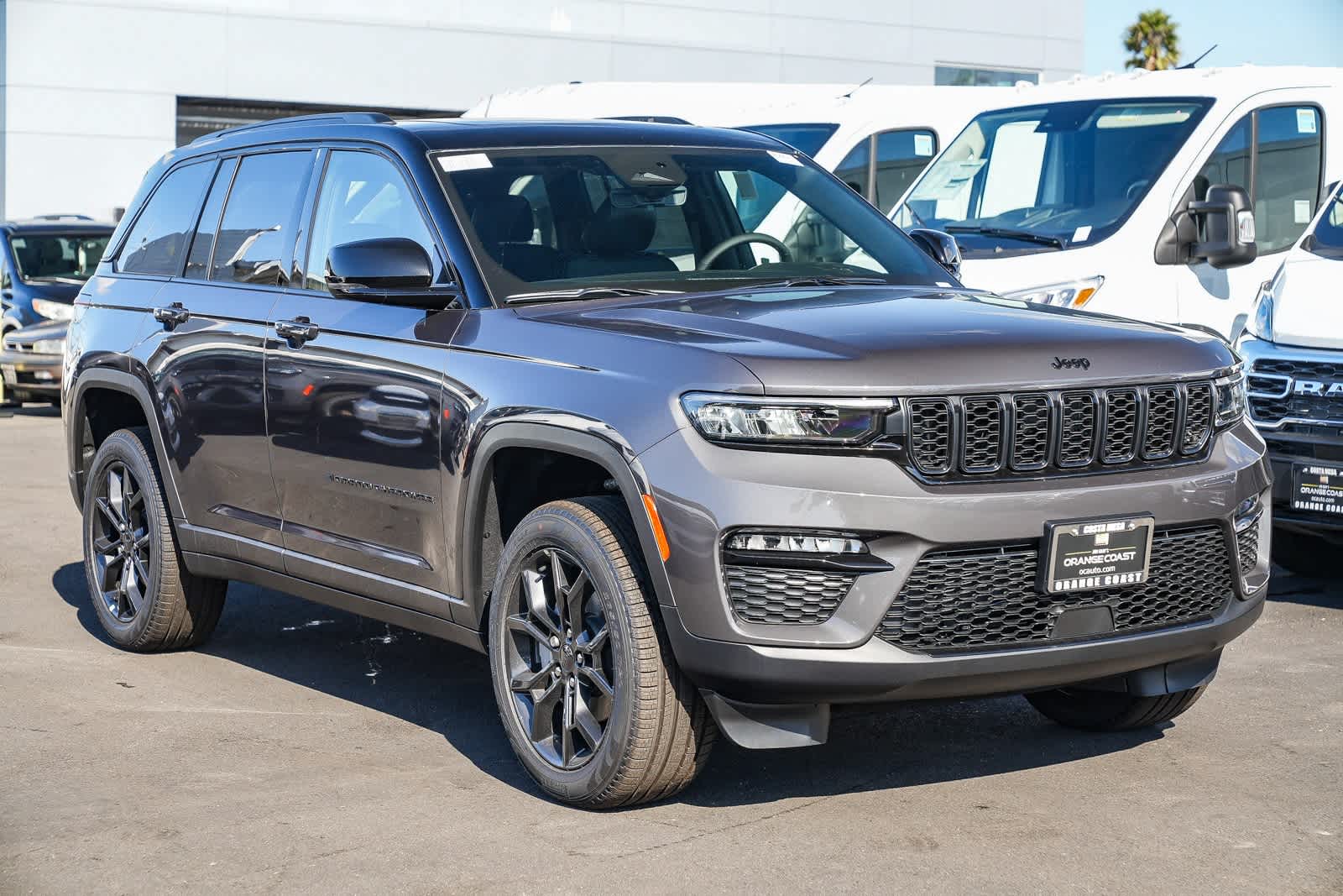 Thumbnail: 2025 Jeep Grand Cherokee - 3