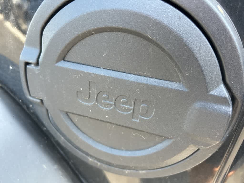 Thumbnail: 2022 Jeep Wrangler - 16