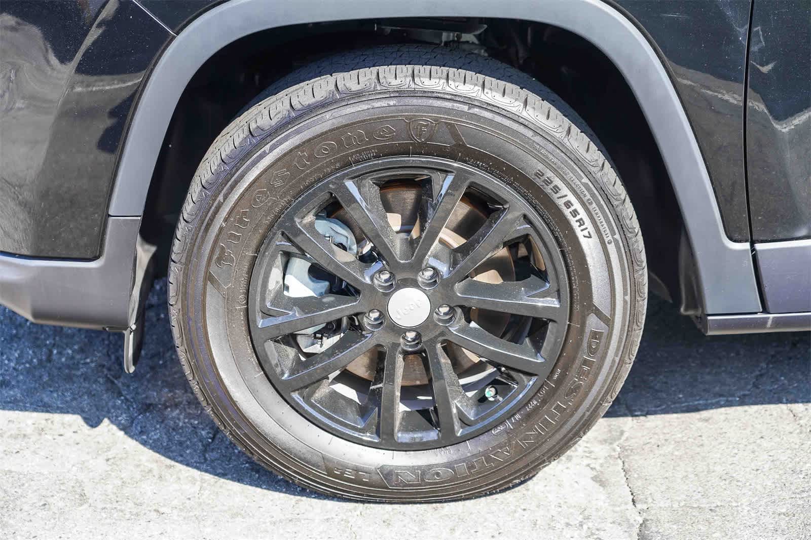 Thumbnail: 2022 Jeep Cherokee - 8