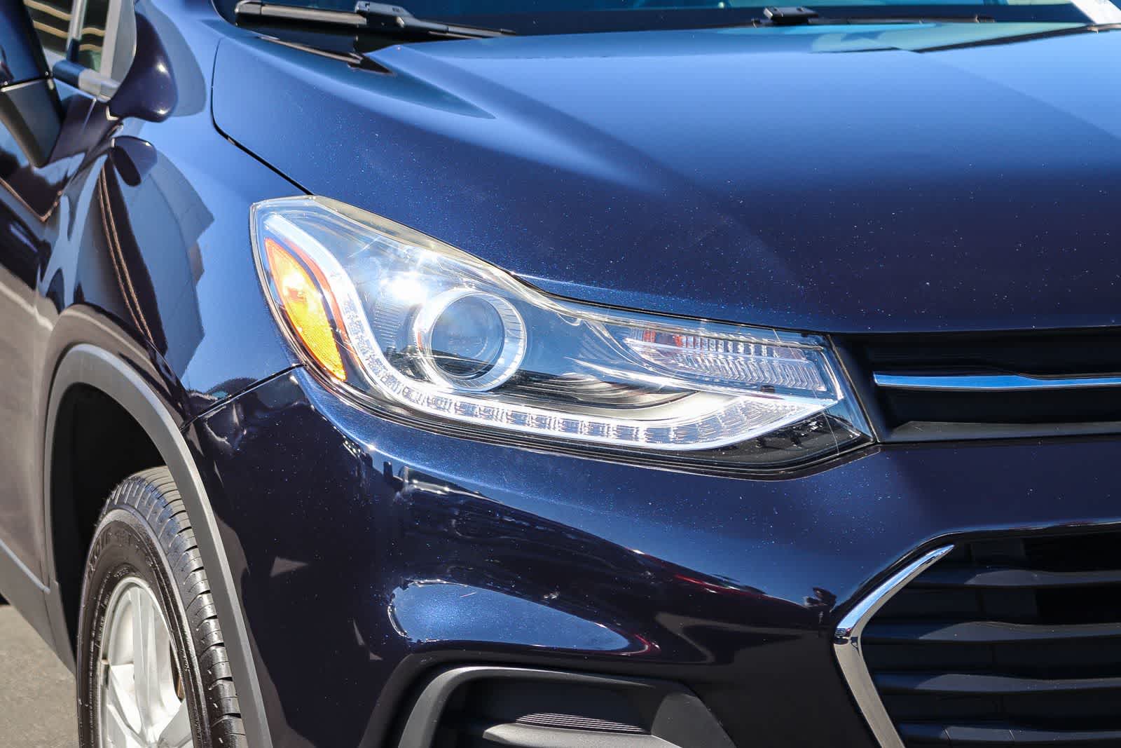 Thumbnail: 2022 Chevrolet Trax - 8