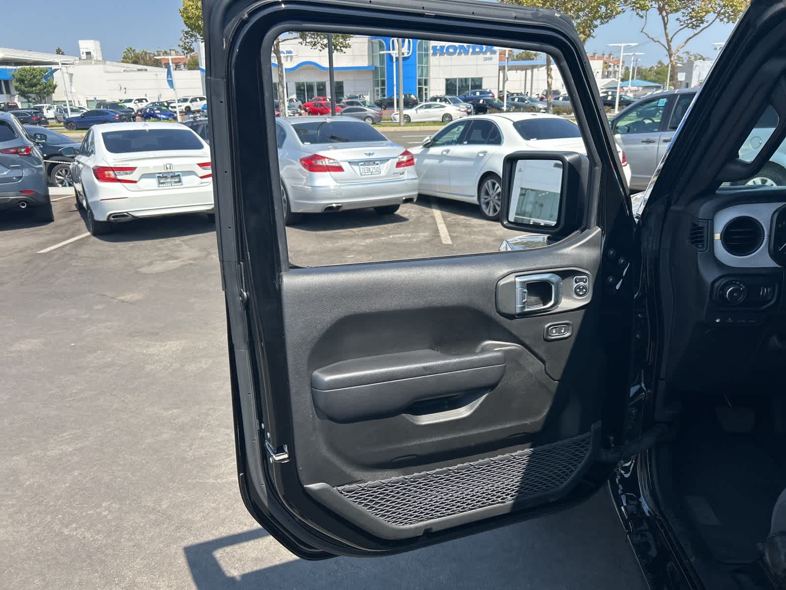 Thumbnail: 2024 Jeep Wrangler - 23