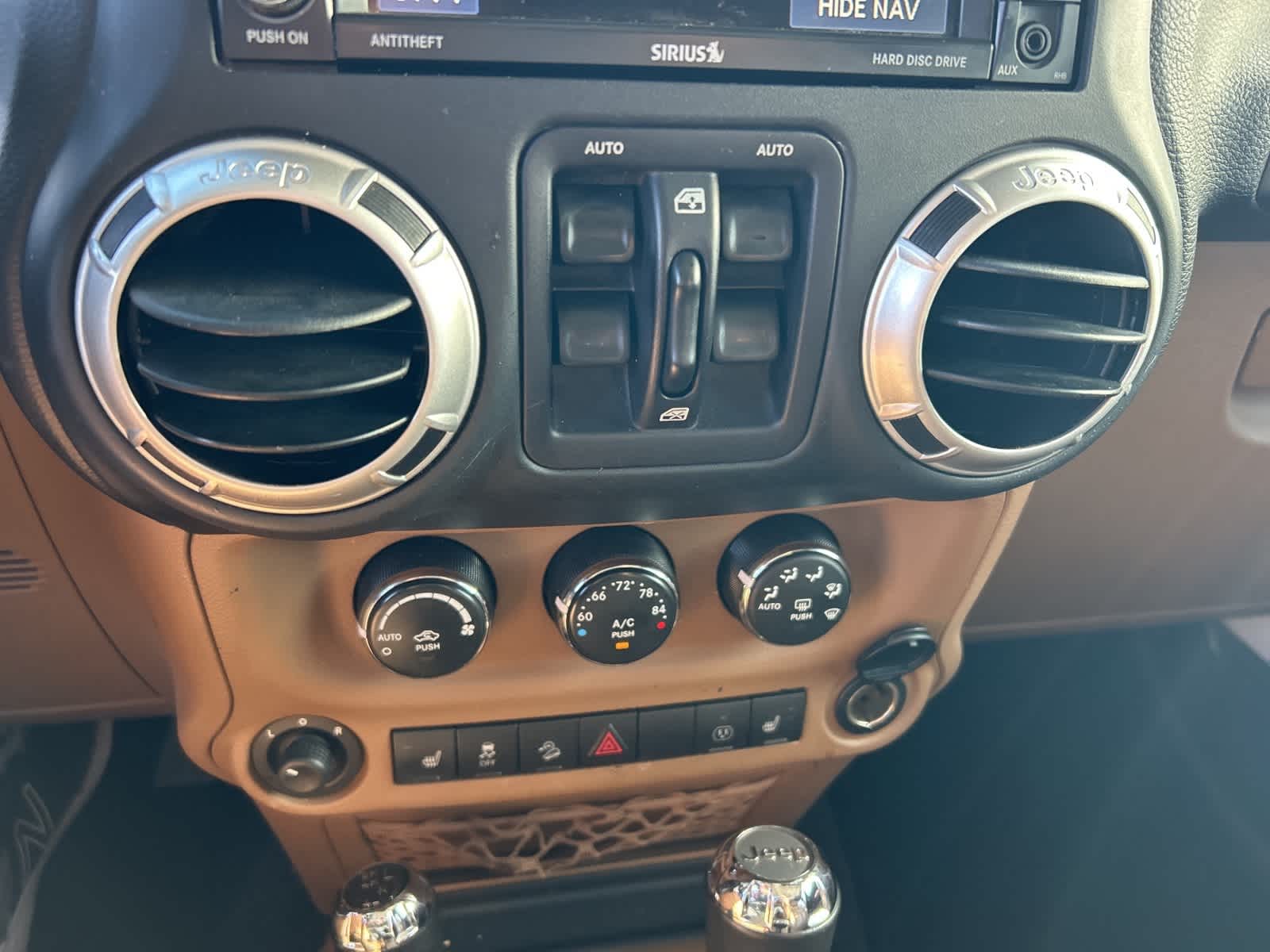 Thumbnail: 2015 Jeep Wrangler - 33