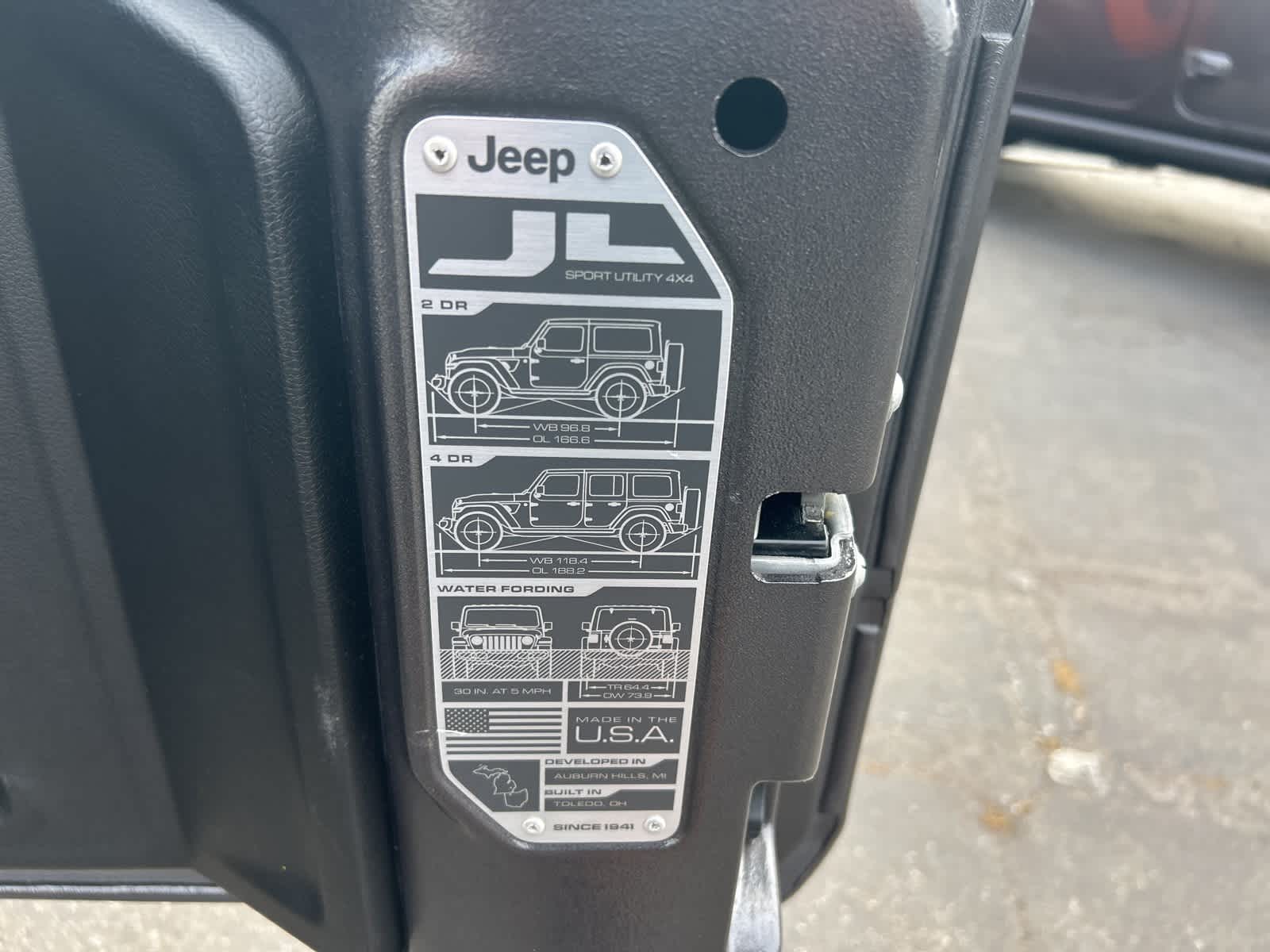 Thumbnail: 2020 Jeep Wrangler - 33