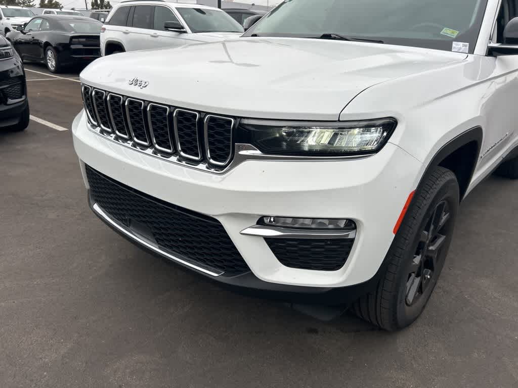 Thumbnail: 2022 Jeep Grand Cherokee - 9