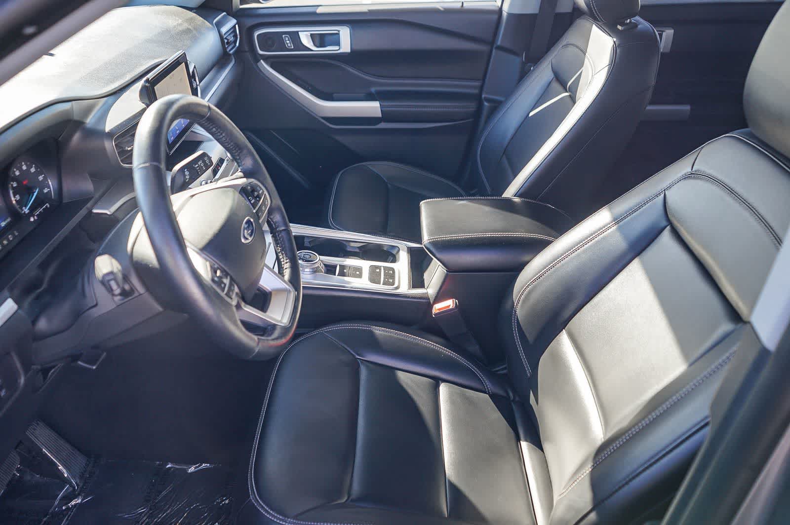 Thumbnail: 2022 Ford Explorer - 16