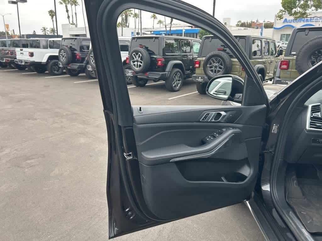 Thumbnail: 2022 BMW X5 - 19